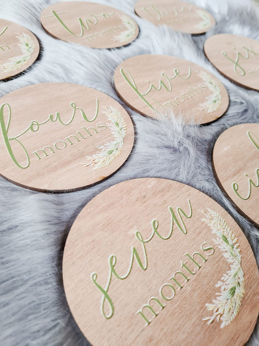 Wooden flower printed Monthly Milestone Set