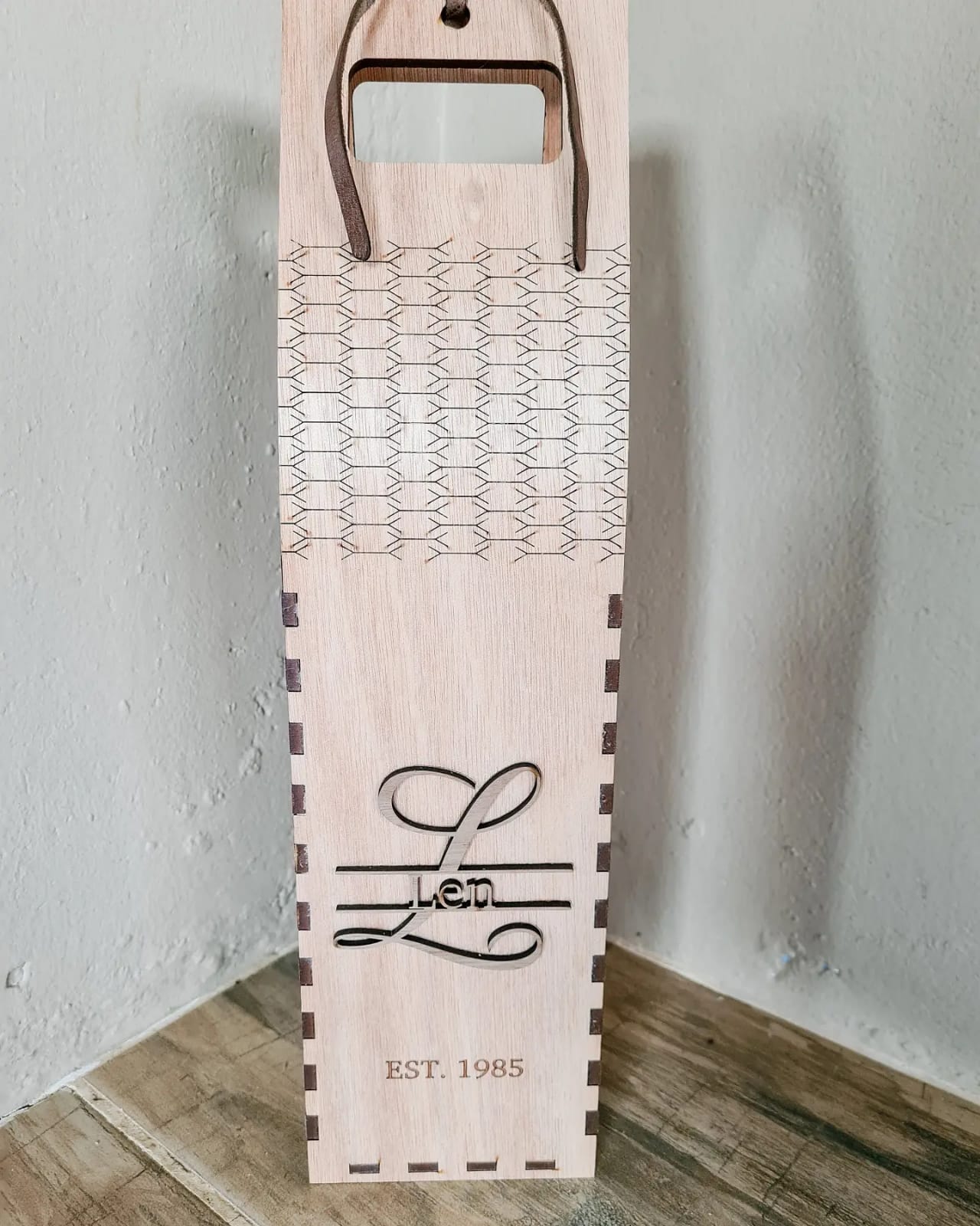 Wine gift box personalised