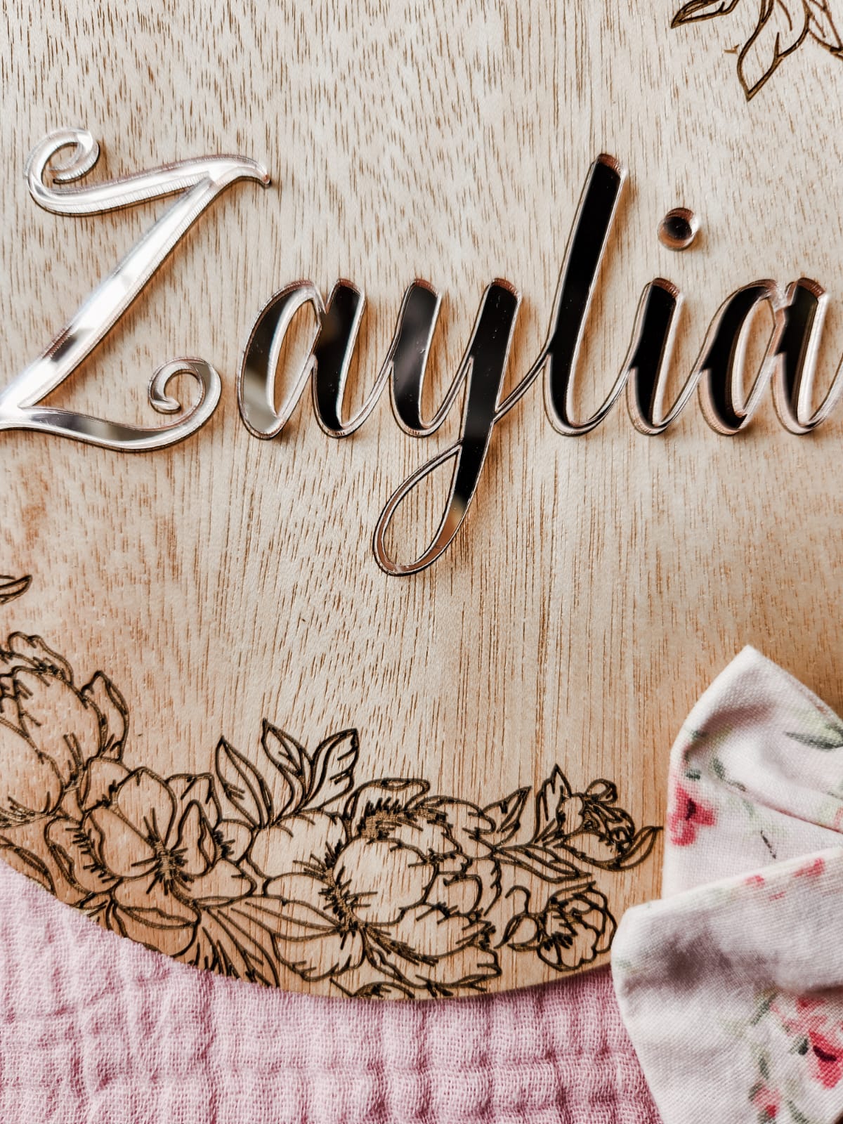 Floral birth announcement plaque