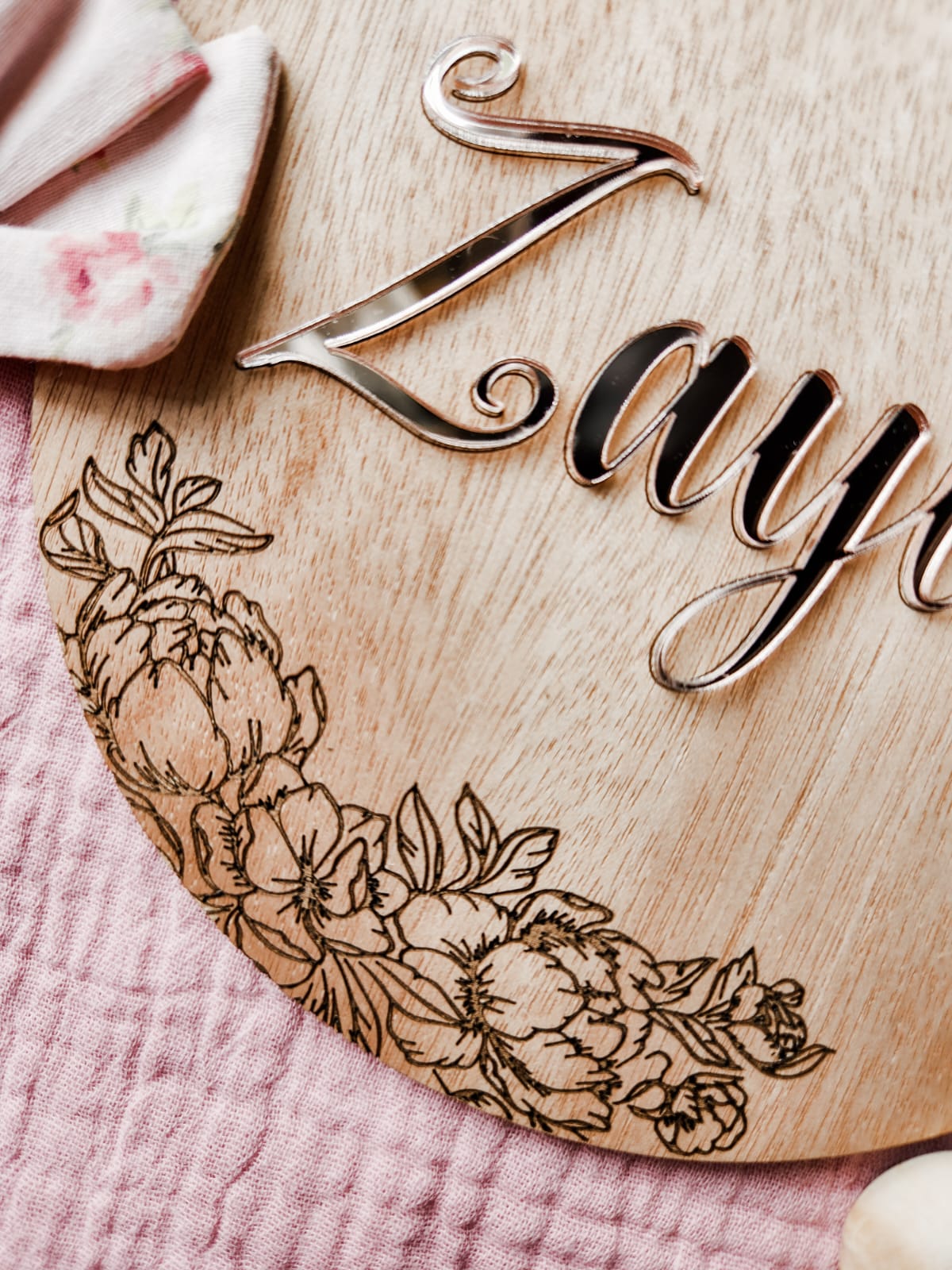 Floral birth announcement plaque