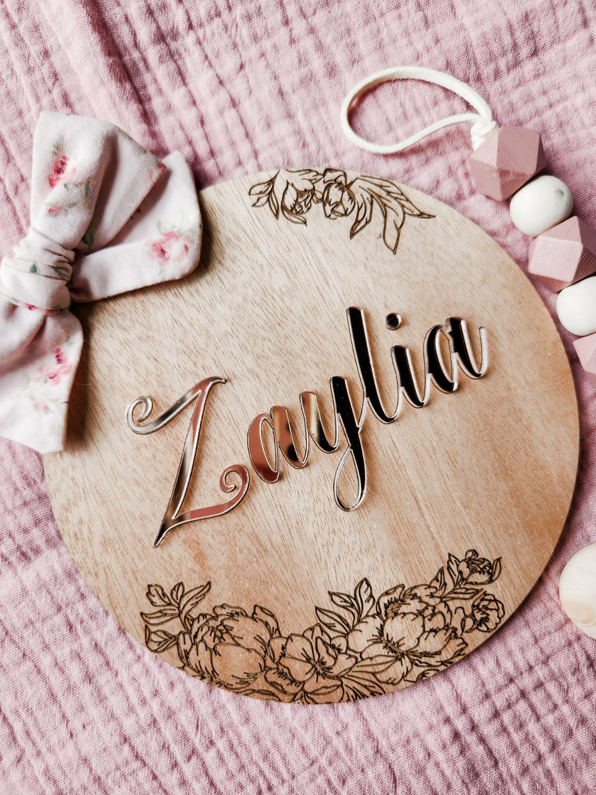 Floral birth announcement plaque